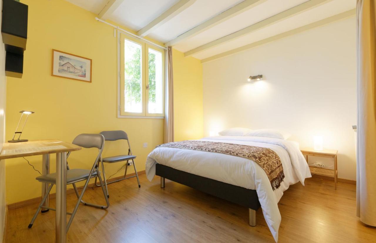 Chambre d'hôtes de charme à la Maison Bleue Savignac-Mona Esterno foto