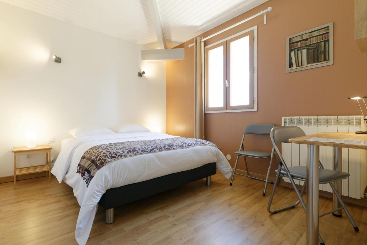 Chambre d'hôtes de charme à la Maison Bleue Savignac-Mona Esterno foto